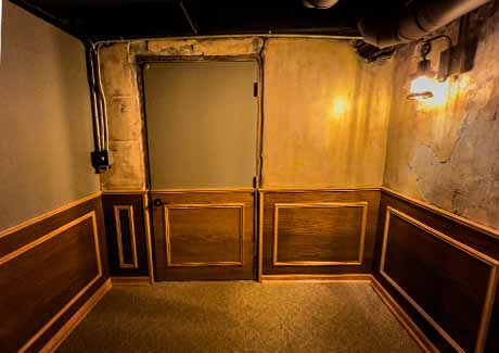 backstage-at-the-ballroom-entryway
